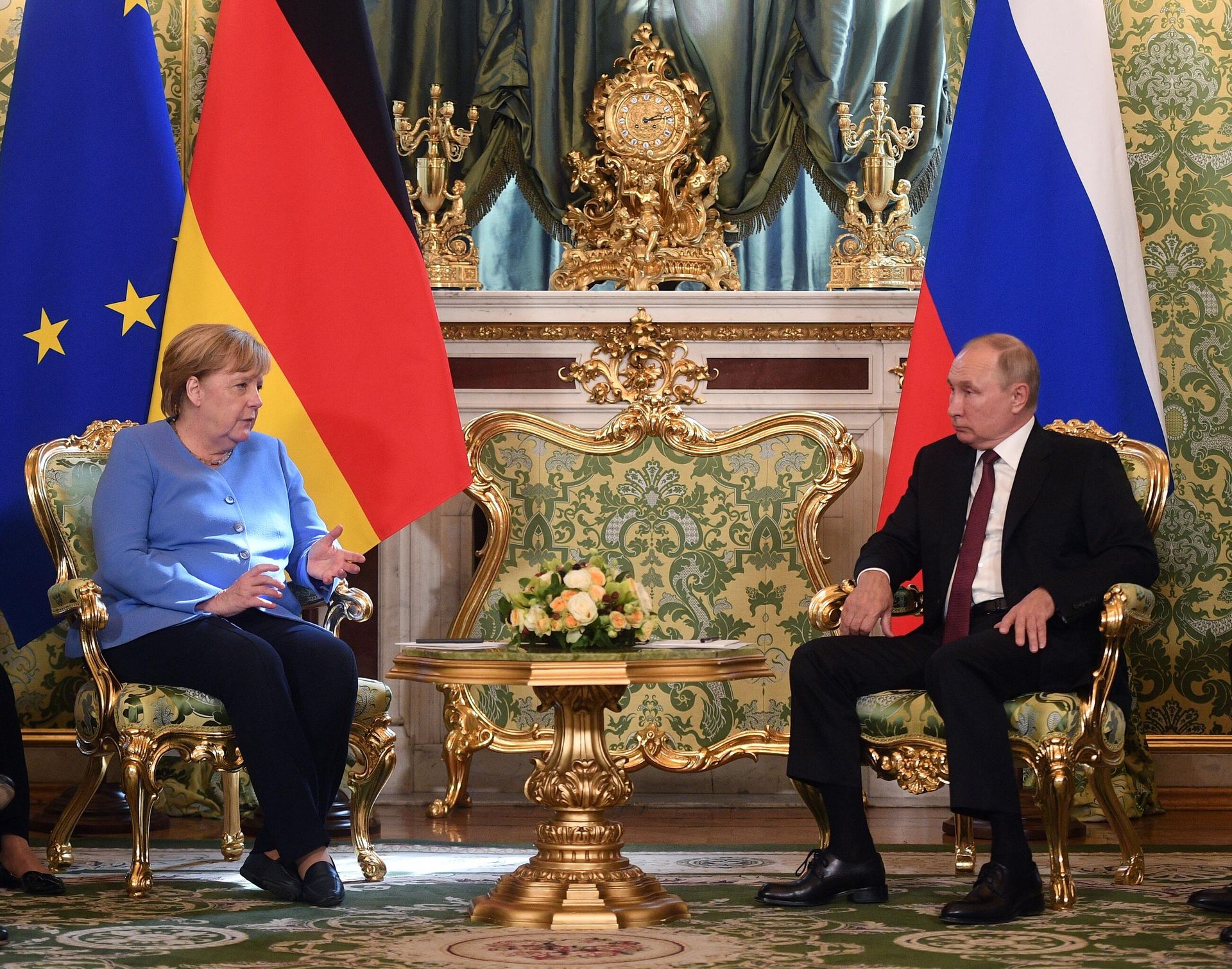 Президент РФ Владимир Путин и федеральный канцлер Германии Ангела Меркель во время встречи Президент РФ Владимир Путин и федеральный канцлер Германии Ангела Меркель во время встречи - РИА Новости, 1920, 24.08.2021
