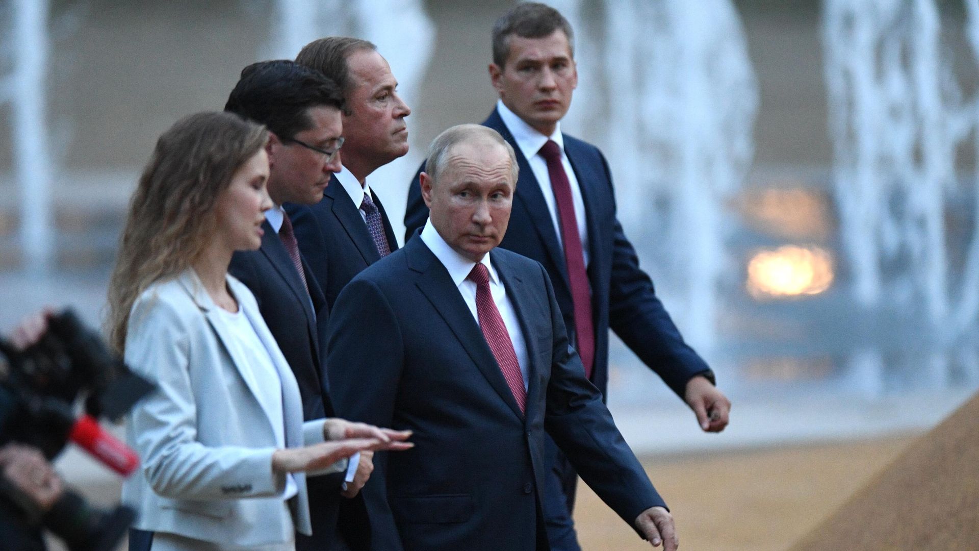 Президент РФ Владимир Путин во время посещения Центрального городского парка в рамках мероприятий, приуроченных к 800-летию основания Нижнего Новгорода Президент РФ Владимир Путин во время посещения Центрального городского парка в рамках мероприятий, приуроченных к 800-летию основания Нижнего Новгорода - РИА Новости, 1920, 21.08.2021