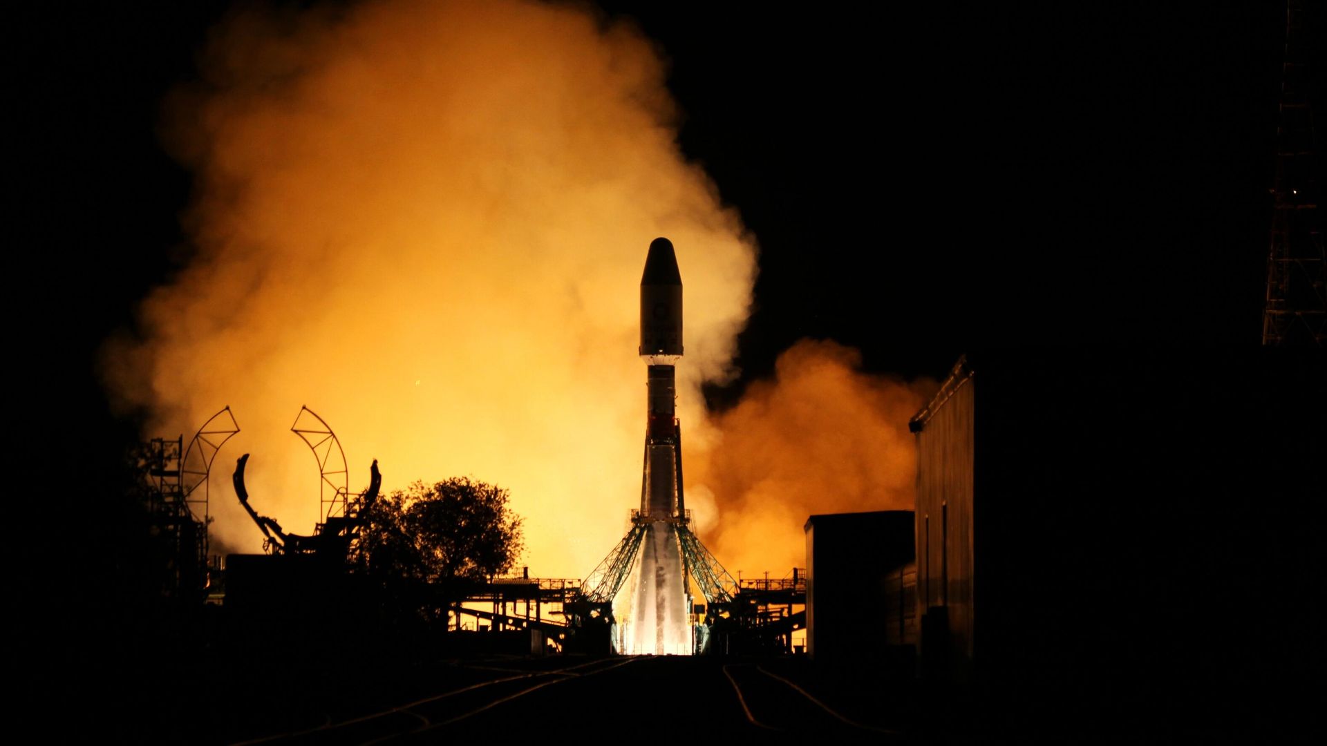 Пуск ракеты-носителя Союз-2.1б с разгонным блоком Фрегат и 34 космическими аппаратами спутниковой компании OneWeb с космодрома Байконур Пуск ракеты-носителя Союз-2.1б с разгонным блоком Фрегат и 34 космическими аппаратами спутниковой компании OneWeb с космодрома Байконур - РИА Новости, 1920, 22.08.2021
