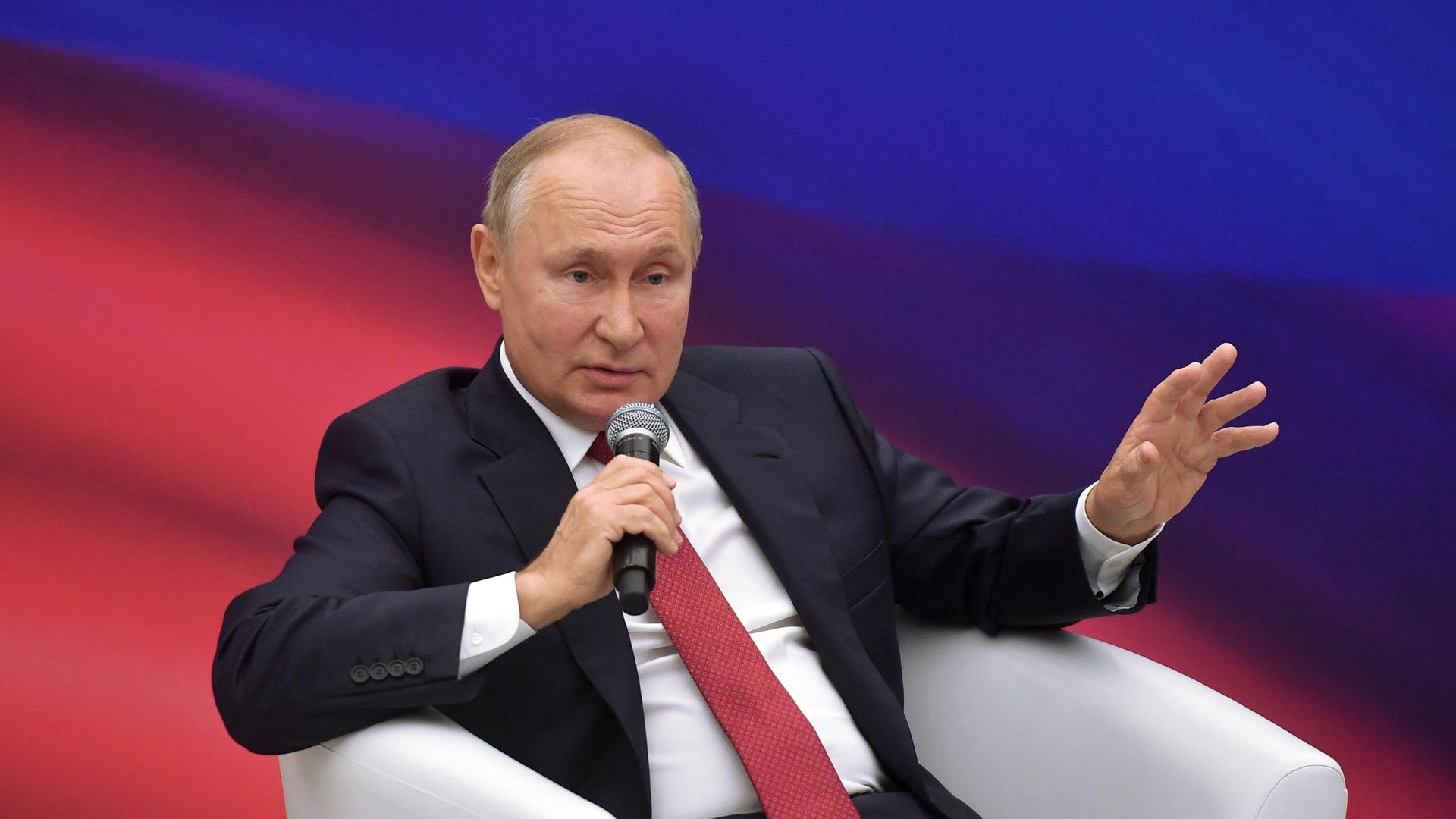 Президент РФ Владимир Путин на встрече с представителями партии Единая Россия Президент РФ Владимир Путин на встрече с представителями партии Единая Россия - РИА Новости, 1920, 01.09.2021