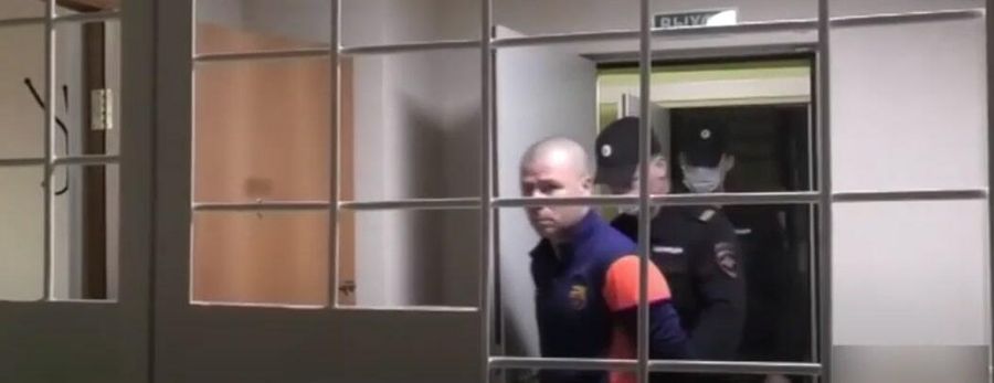 Дмитрий Антонов по кличке Антончик в здании суда Дмитрий Антонов по кличке Антончик в здании суда