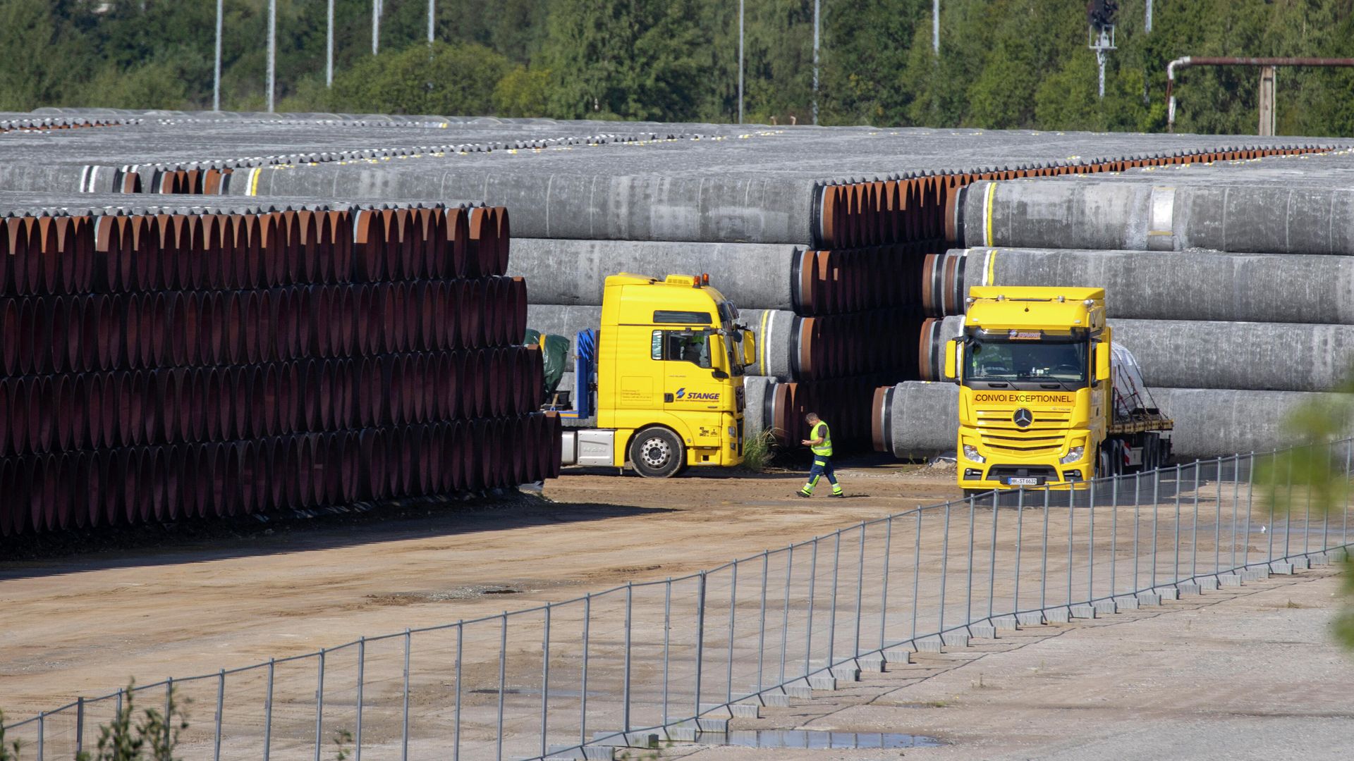 Трубы для строительства газопровода Северный поток 2 в порту Мукран Трубы для строительства газопровода Северный поток 2 в порту Мукран - РИА Новости, 1920, 25.08.2021