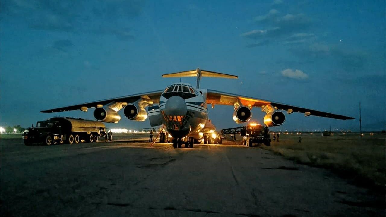 Российские военные вывозят россиян и граждан соседних стран из Афганистана Российские военные вывозят россиян и граждан соседних стран из Афганистана - РИА Новости, 1920, 27.08.2021