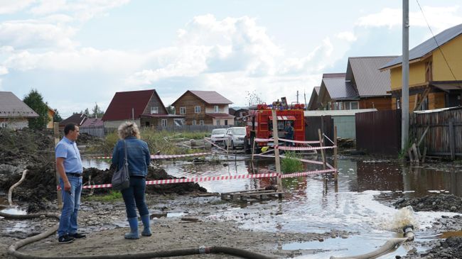 Подтопленная территория села Баклаши в Шелеховском районе Иркутской области