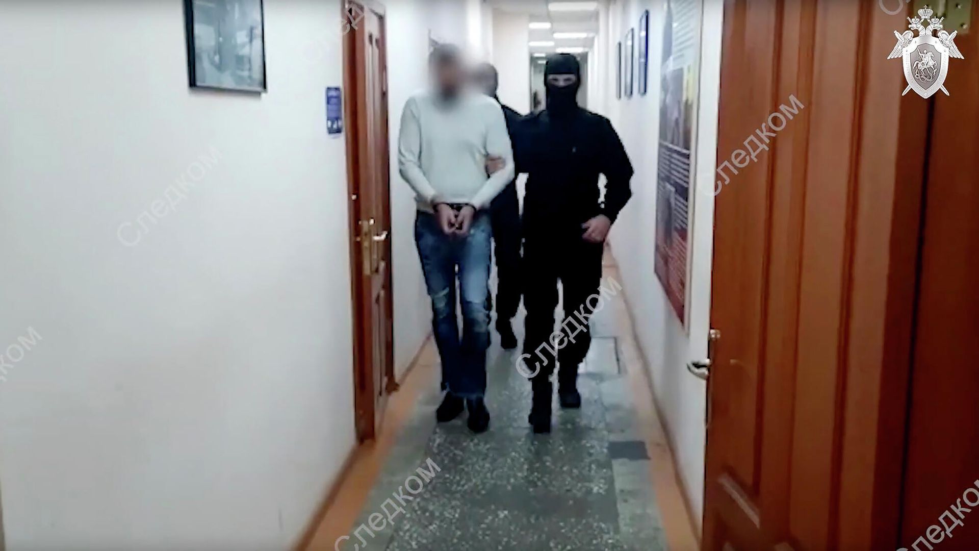 Следственные действия по уголовному делу об убийстве девочки в Тюмени. Кадр видео Следственные действия по уголовному делу об убийстве девочки в Тюмени. Кадр видео - РИА Новости, 1920, 26.08.2021