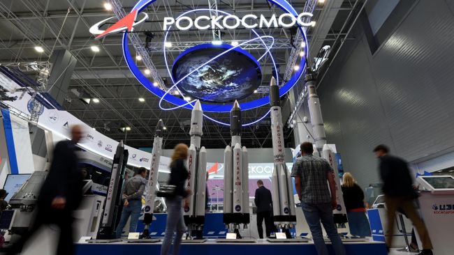 Стенд госкорпорации Роскосмос