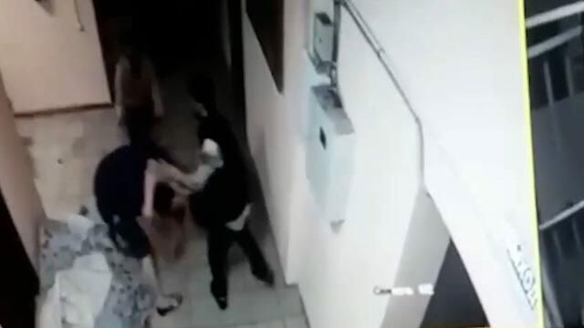 Массовая драка мигрантов в московском хостеле. Видео с камеры наблюдения Массовая драка мигрантов в московском хостеле. Видео с камеры наблюдения - РИА Новости, 1920, 27.08.2021