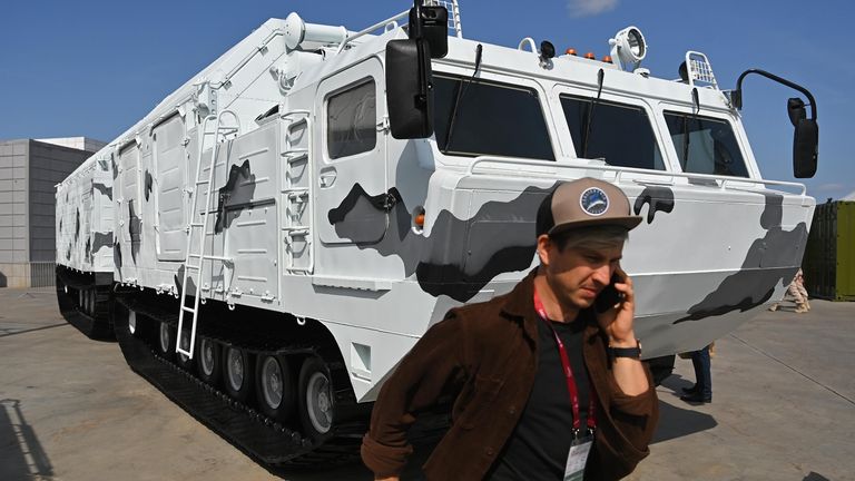 Кухня арктическая КА-250/30ПМ, представленная на открытой экспозиционной площадке Конгрессно-выставочного центра Патриот в рамках международного военно-технического форума Армия-2021 Кухня арктическая КА-250/30ПМ, представленная на открытой экспозиционной площадке Конгрессно-выставочного центра Патриот в рамках международного военно-технического форума Армия-2021
