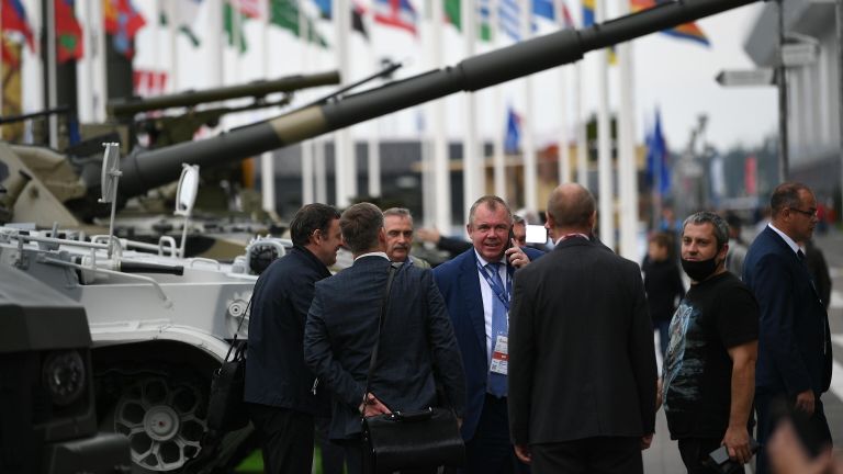 Посетители международного военно-технического форума Армия-2021 на открытой экспозиционной площадке Конгрессно-выставочного центра Патриот Посетители международного военно-технического форума Армия-2021 на открытой экспозиционной площадке Конгрессно-выставочного центра Патриот