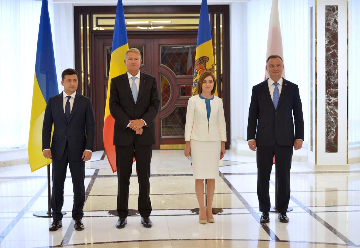 Президент Украины Владимир Зеленский, президент Румынии Клаус Йоханнис, президент Молдавии Майя Санду и президент Польши Анджей Дуда на совместной встрече в Кишиневе - РИА Новости, 1920, 26.01.2023