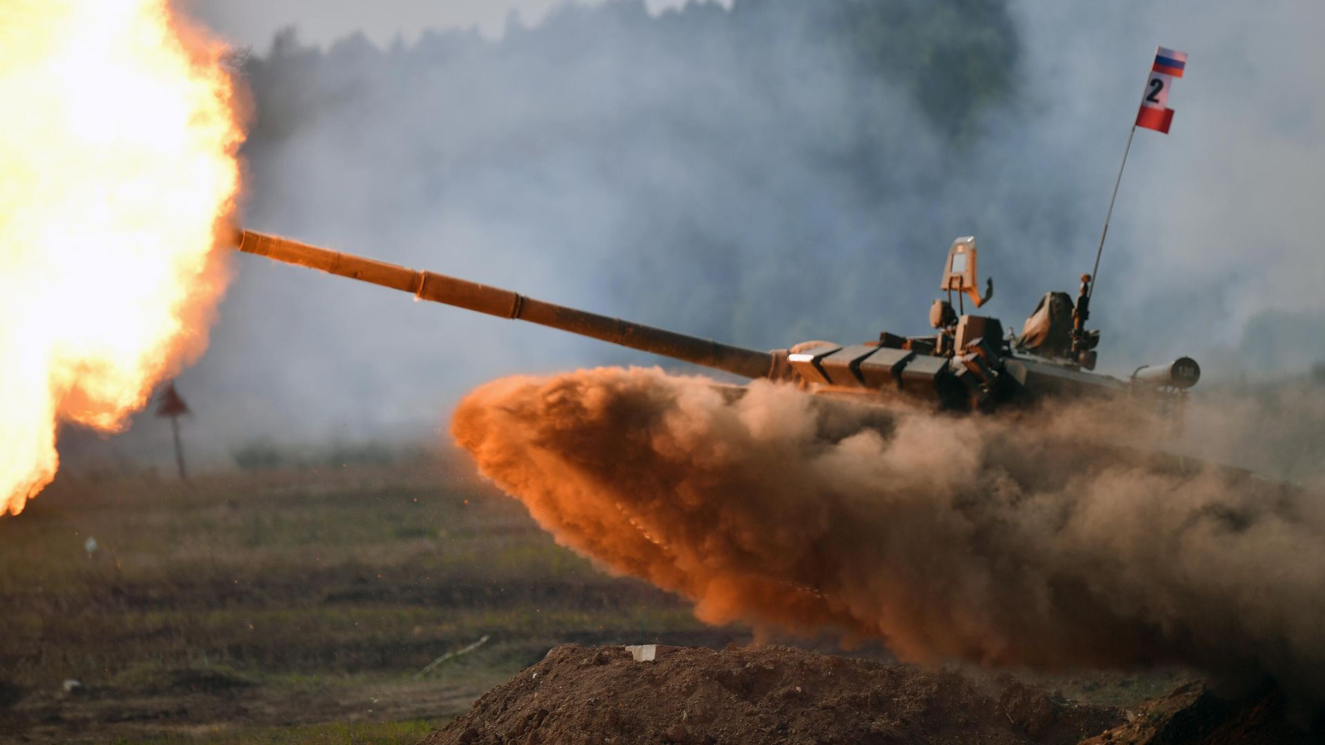 Танк Т-72В3 во время динамического показа на форуме Армия-2021 Танк Т-72В3 во время динамического показа на форуме Армия-2021 - РИА Новости, 1920, 25.01.2022