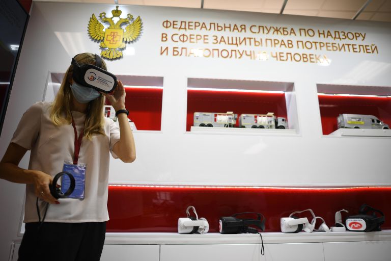 Стенд Федеральной службы по надзору в сфере защиты прав потребителей и благополучия человека по России (Роспотребнадзор) на выставочной экспозиции в рамках Восточного экономического форума во Владивостоке Стенд Федеральной службы по надзору в сфере защиты прав потребителей и благополучия человека по России (Роспотребнадзор) на выставочной экспозиции в рамках Восточного экономического форума во Владивостоке