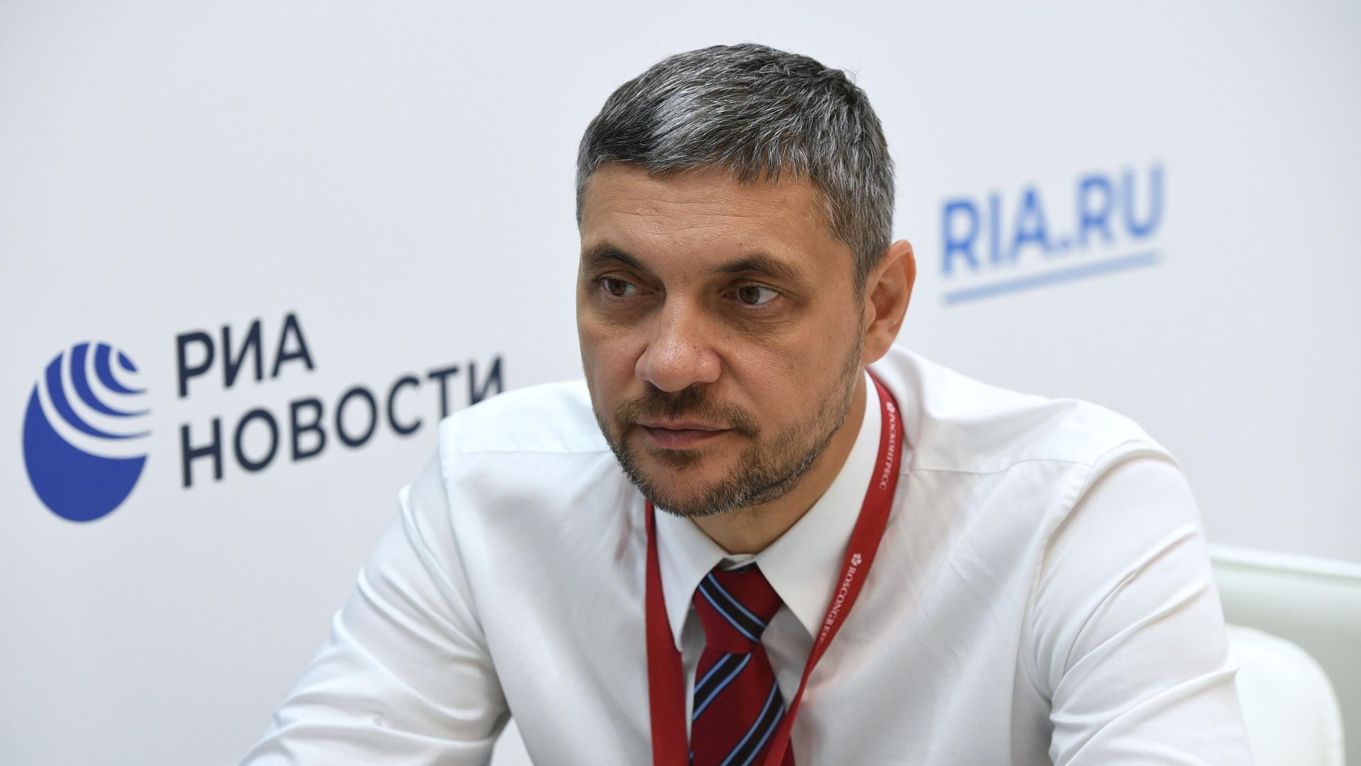 Губернатор Забайкальского края Александр Осипов во время интервью на стенде Международного информационного агентства Россия сегодня на Восточном экономическом форуме Губернатор Забайкальского края Александр Осипов во время интервью на стенде Международного информационного агентства Россия сегодня на Восточном экономическом форуме - РИА Новости, 1920, 02.09.2021