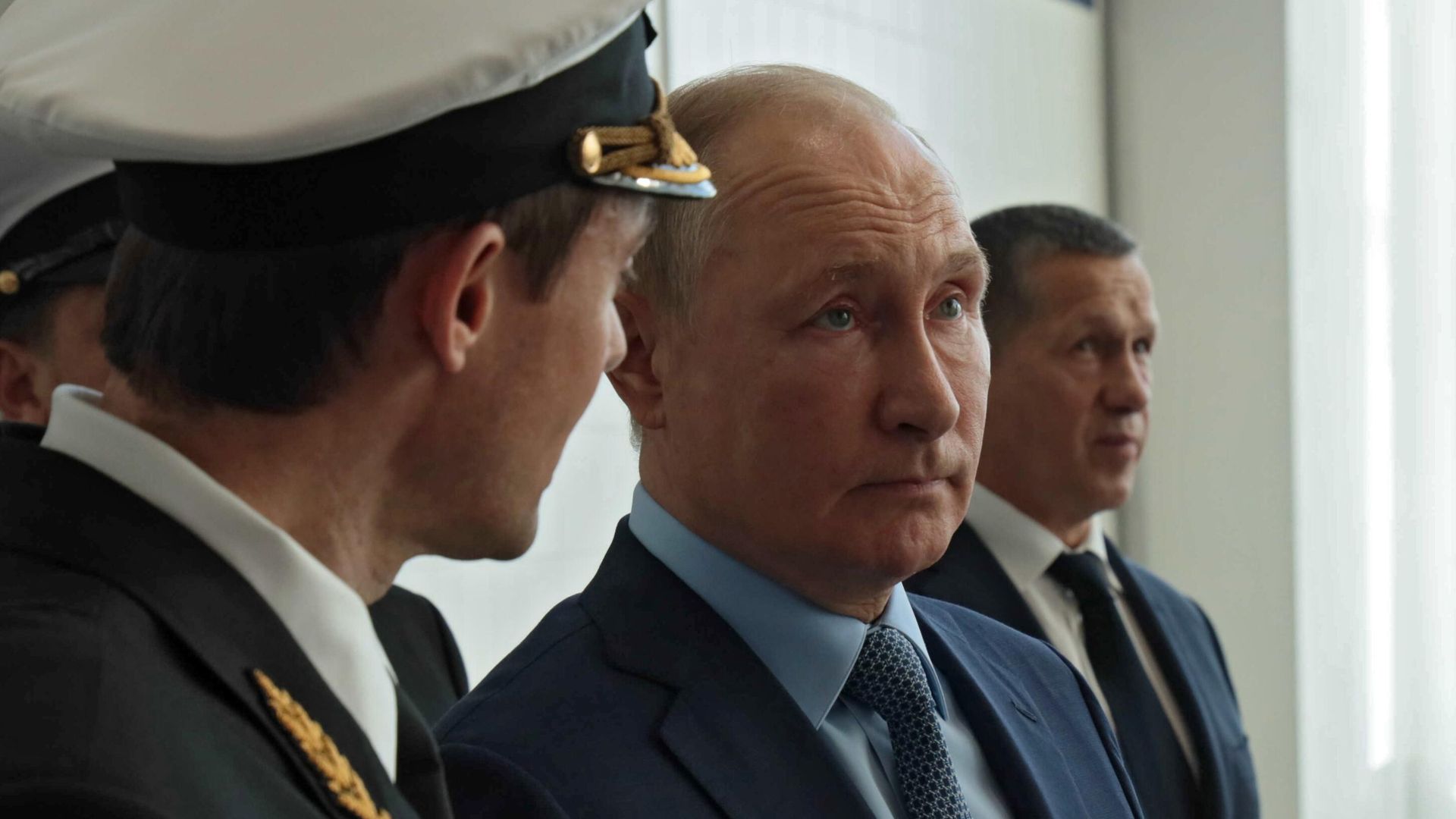 Президент РФ Владимир Путин во время посещения Дальневосточного морского тренажерного центра Морского государственного университета имени адмирала Г. И. Невельского Президент РФ Владимир Путин во время посещения Дальневосточного морского тренажерного центра Морского государственного университета имени адмирала Г. И. Невельского - РИА Новости, 1920, 02.09.2021