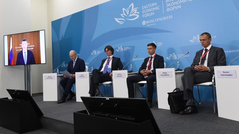 Участники бизнес-диалога Россия - Япония в рамках Восточного экономического форума во Владивосток Участники бизнес-диалога Россия - Япония в рамках Восточного экономического форума во Владивосток
