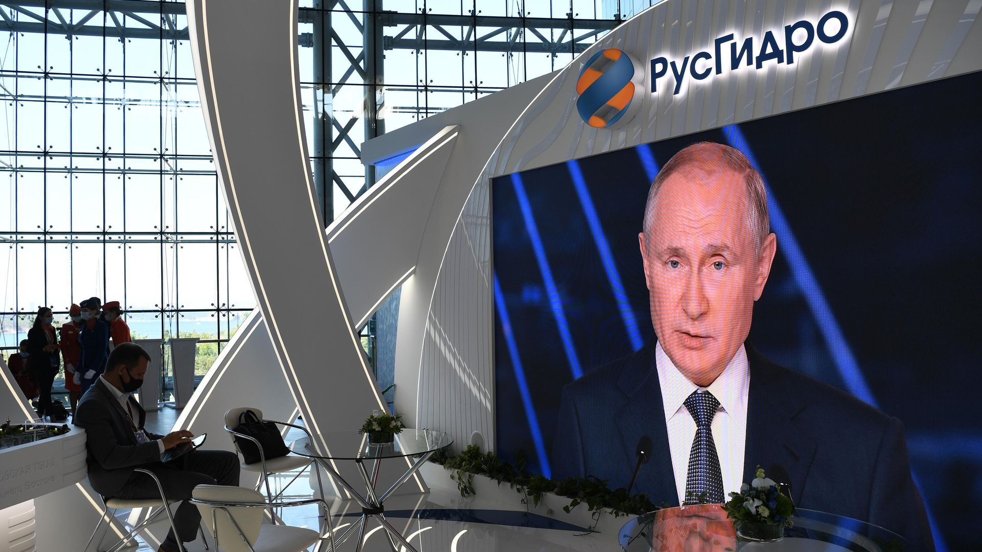 Трансляция выступления президента РФ Владимира Путина на Восточном экономическом форуме во Владивостоке Трансляция выступления президента РФ Владимира Путина на Восточном экономическом форуме во Владивостоке - РИА Новости, 1920, 03.09.2021