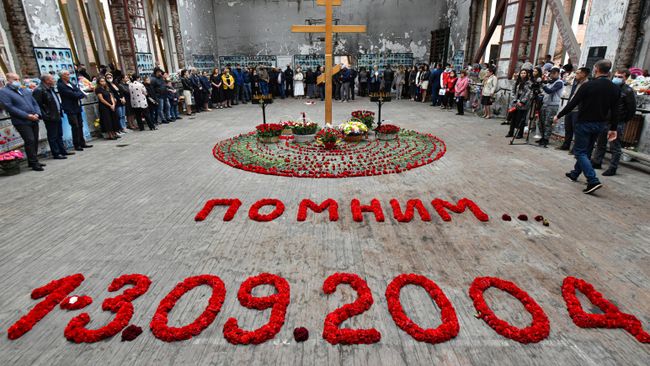 Траурные мероприятия в память о жертвах теракта в школе № 1 в Беслане