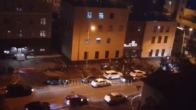 Кадры массовой драки в Тюмени Кадры массовой драки в Тюмени - РИА Новости, 1920, 06.09.2021