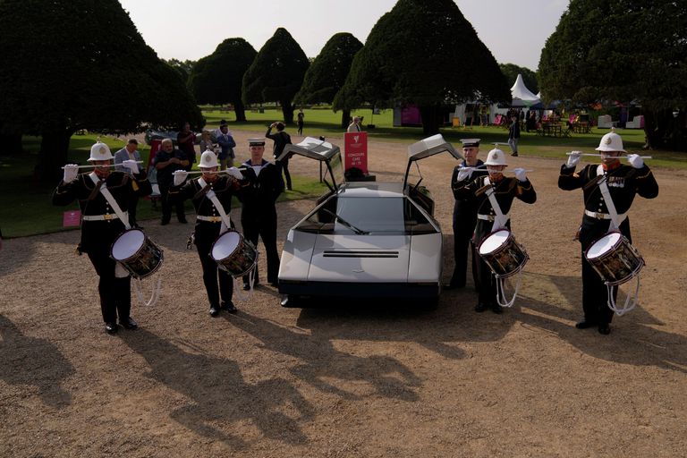 Единственный в своем роде автомобиль Aston Martin Bulldog