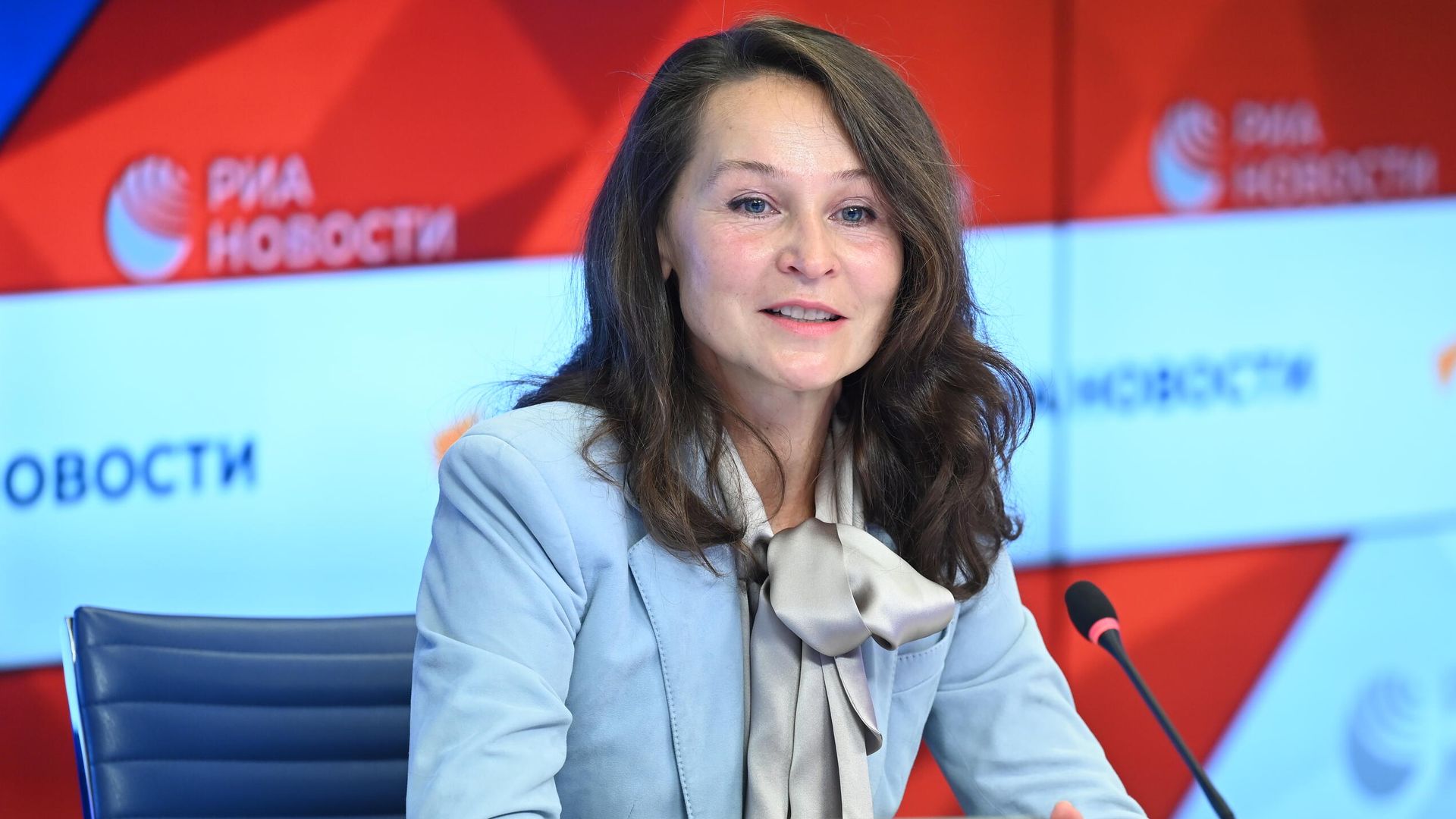 Наталья Мантурова на онлайн-конференции на тему: Наука и образование в пластической хирургии Наталья Мантурова на онлайн-конференции на тему: Наука и образование в пластической хирургии - РИА Новости, 1920, 18.10.2024