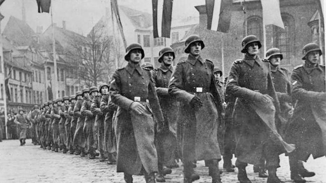 Парад латышских легионеров СС в Риге. 1943