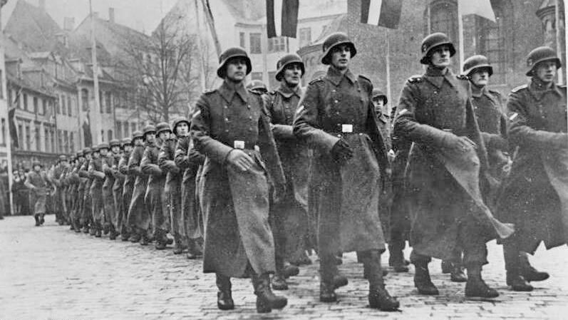 Парад латышских легионеров СС в Риге. 1943 Парад латышских легионеров СС в Риге. 1943 - РИА Новости, 1920, 27.11.2024