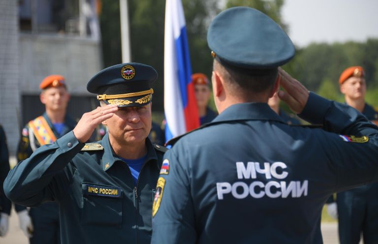Министр по делам гражданской обороны, чрезвычайным ситуациям и ликвидации последствий стихийных бедствий Евгений Зиничев во время демонстрационных учений МЧС РФ в рамках XII Международного салона средств обеспечения безопасности Комплексная безопасность-2019 Министр по делам гражданской обороны, чрезвычайным ситуациям и ликвидации последствий стихийных бедствий Евгений Зиничев во время демонстрационных учений МЧС РФ в рамках XII Международного салона средств обеспечения безопасности Комплексная безопасность-2019