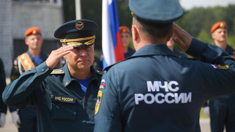 Министр по делам гражданской обороны, чрезвычайным ситуациям и ликвидации последствий стихийных бедствий Евгений Зиничев во время демонстрационных учений МЧС РФ в рамках XII Международного салона средств обеспечения безопасности Комплексная безопасность-2019