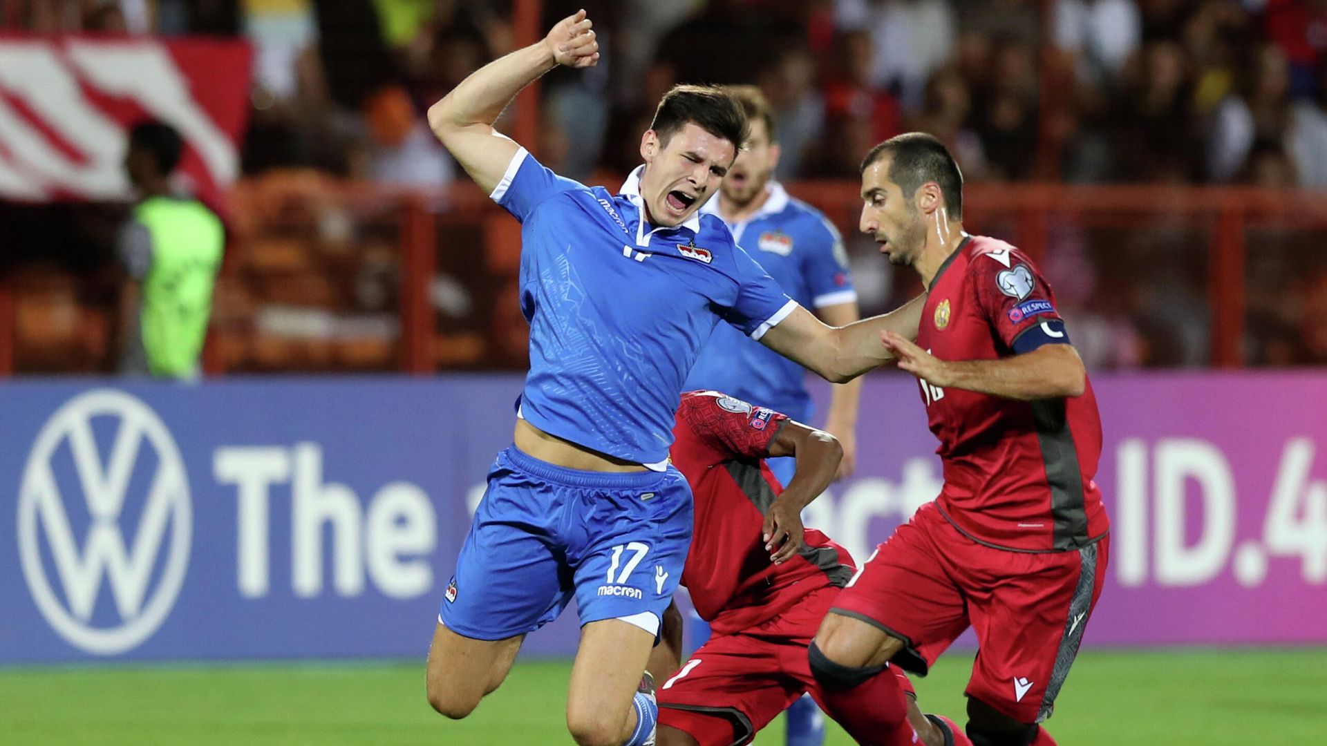 Soccer Football - World Cup - UEFA Qualifiers - Group J - Armenia v Liechtenstein - Vazgen Sargsyan Republican Stadium, Yerevan, Armenia - September 8, 2021 Liechtenstein's Noah Frommelt in action with Armenia's Henrikh Mkhitaryan and Solomon Udo Photolure via REUTERS/Vahram Baghdasaryan THIS IMAGE HAS BEEN SUPPLIED BY A THIRD PARTY. IT IS DISTRIBUTED, EXACTLY AS RECEIVED BY REUTERS, AS A SERVICE TO CLIENTS. Soccer Football - World Cup - UEFA Qualifiers - Group J - Armenia v Liechtenstein - Vazgen Sargsyan Republican Stadium, Yerevan, Armenia - September 8, 2021 Liechtenstein's Noah Frommelt in action with Armenia's Henrikh Mkhitaryan and Solomon Udo Photolure via REUTERS/Vahram Baghdasaryan THIS IMAGE HAS BEEN SUPPLIED BY A THIRD PARTY. IT IS DISTRIBUTED, EXACTLY AS RECEIVED BY REUTERS, AS A SERVICE TO CLIENTS. - РИА Новости, 1920, 08.09.2021