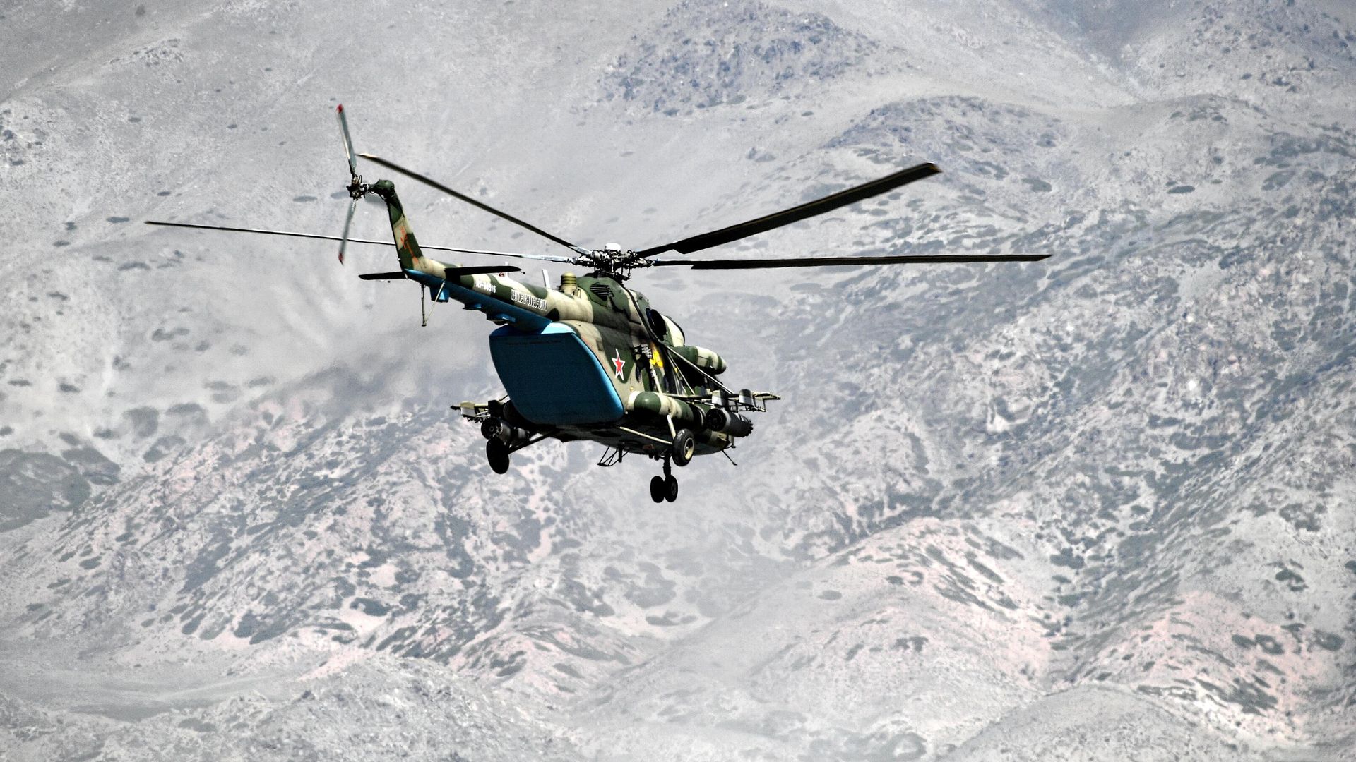 Вертолет Ми-8 на совместных учениях ОДКБ Рубеж-2021 на полигоне Эдельвейс в Иссык-Кульской области Киргизии Вертолет Ми-8 на совместных учениях ОДКБ Рубеж-2021 на полигоне Эдельвейс в Иссык-Кульской области Киргизии - РИА Новости, 1920, 05.02.2024