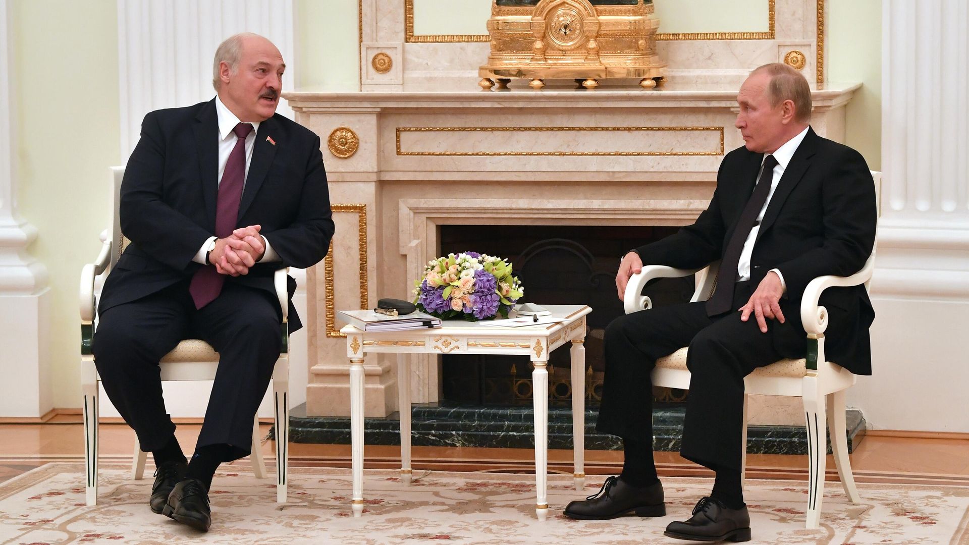 Президент РФ Владимир Путин и президент Белоруссии Александр Лукашенко во время встречи Президент РФ Владимир Путин и президент Белоруссии Александр Лукашенко во время встречи - РИА Новости, 1920, 09.09.2021