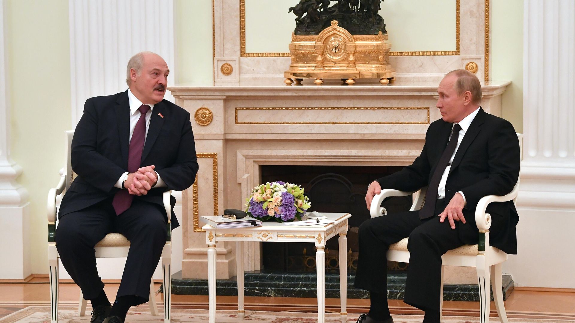 Президент РФ Владимир Путин и президент Белоруссии Александр Лукашенко во время встречи Президент РФ Владимир Путин и президент Белоруссии Александр Лукашенко во время встречи - РИА Новости, 1920, 09.09.2021