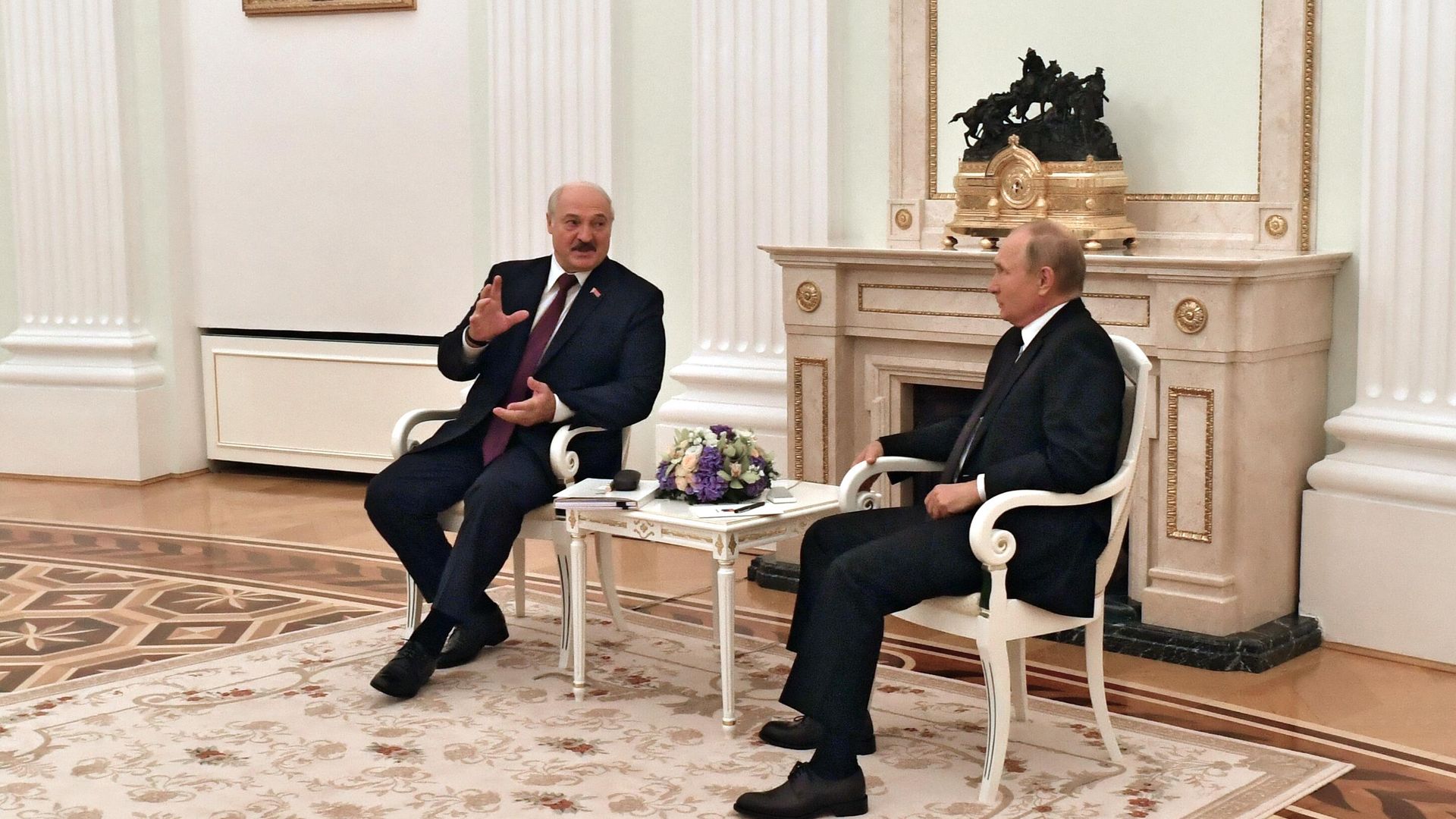 Президент РФ Владимир Путин и президент Белоруссии Александр Лукашенко во время встречи Президент РФ Владимир Путин и президент Белоруссии Александр Лукашенко во время встречи - РИА Новости, 1920, 09.09.2021