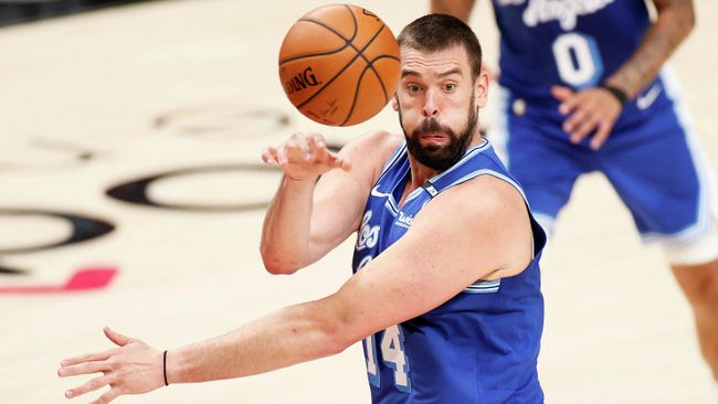 PORTLAND, OREGON - MAY 07: Marc Gasol #14 of the Los Angeles Lakers passes the ball against the Portland Trail Blazers during the second quarter at Moda Center on May 07, 2021 in Portland, Oregon. NOTE TO USER: User expressly acknowledges and agrees that, by downloading and or using this photograph, User is consenting to the terms and conditions of the Getty Images License Agreement.   Steph Chambers/Getty Images/AFP (Photo by Steph Chambers / GETTY IMAGES NORTH AMERICA / Getty Images via AFP)