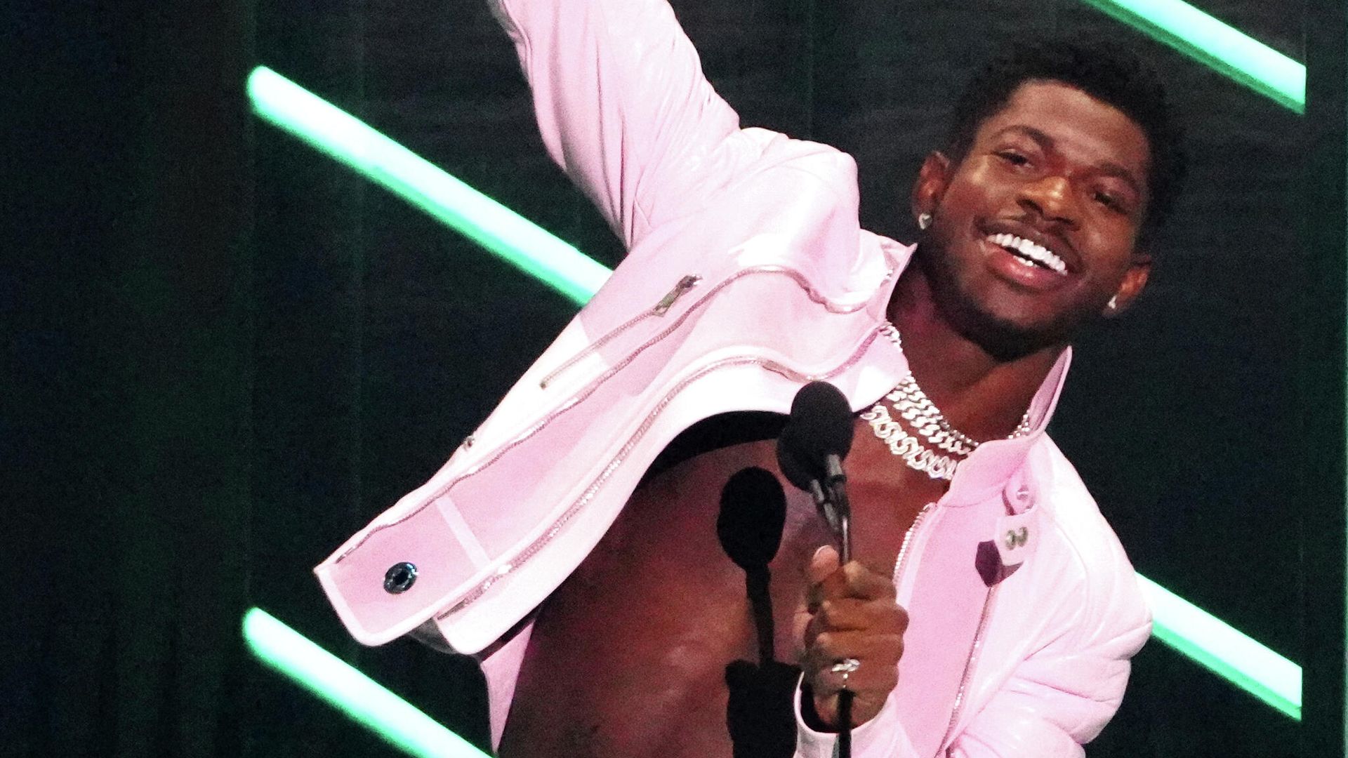Рэпер Lil Nas X на премии MTV Video Music Awards Рэпер Lil Nas X на премии MTV Video Music Awards - РИА Новости, 1920, 13.09.2021