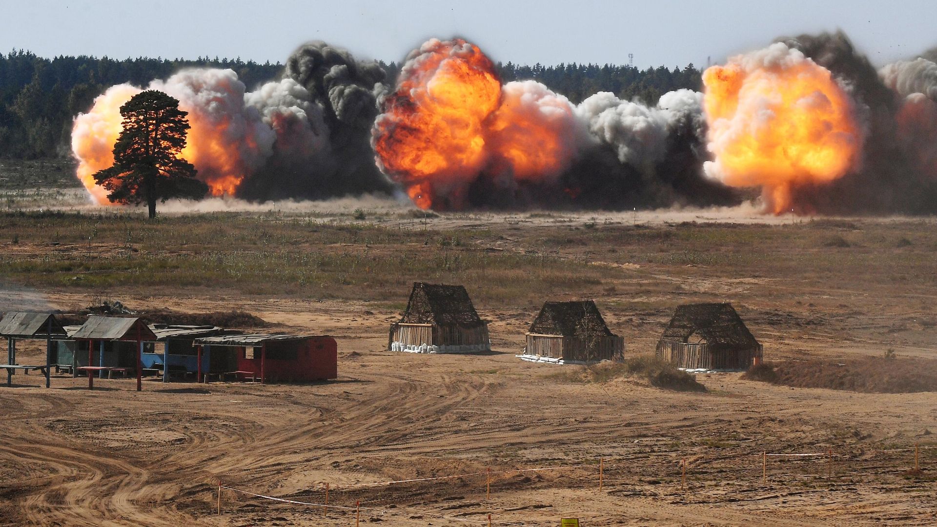 Учения Запад-2021 вооруженных сил России и Белоруссии на военном полигоне Обуз-Лесновский под Барановичами Учения Запад-2021 вооруженных сил России и Белоруссии на военном полигоне Обуз-Лесновский под Барановичами - РИА Новости, 1920, 05.11.2021
