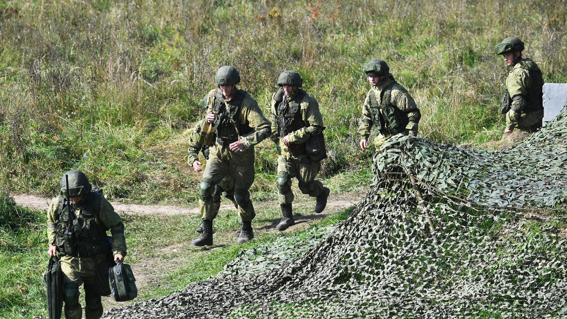 Военнослужащие на совместных стратегических учениях вооруженных сил России и Белоруссии Запад -2021 на полигоне Правдинский в Калининградской области Военнослужащие на совместных стратегических учениях вооруженных сил России и Белоруссии Запад -2021 на полигоне Правдинский в Калининградской области - РИА Новости, 1920, 30.09.2021