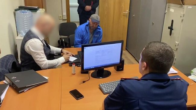 Александр Мавриди во время допроса сотрудниками Следственного Комитета Александр Мавриди во время допроса сотрудниками Следственного Комитета