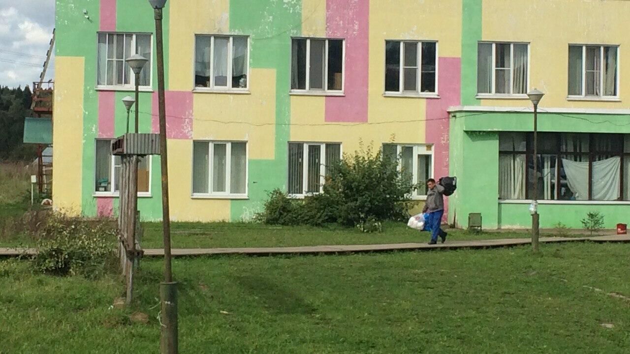Общежитие мигрантов в Бужаниново Общежитие мигрантов в Бужаниново - РИА Новости, 1920, 15.09.2021