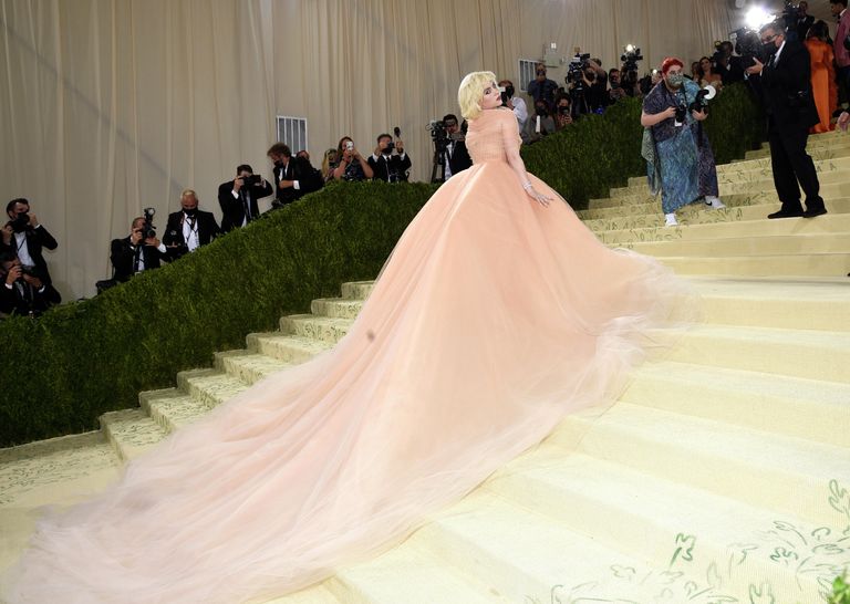Билли Айлиш на балу Института костюма Met Gala в Нью-Йорке Билли Айлиш на балу Института костюма Met Gala в Нью-Йорке