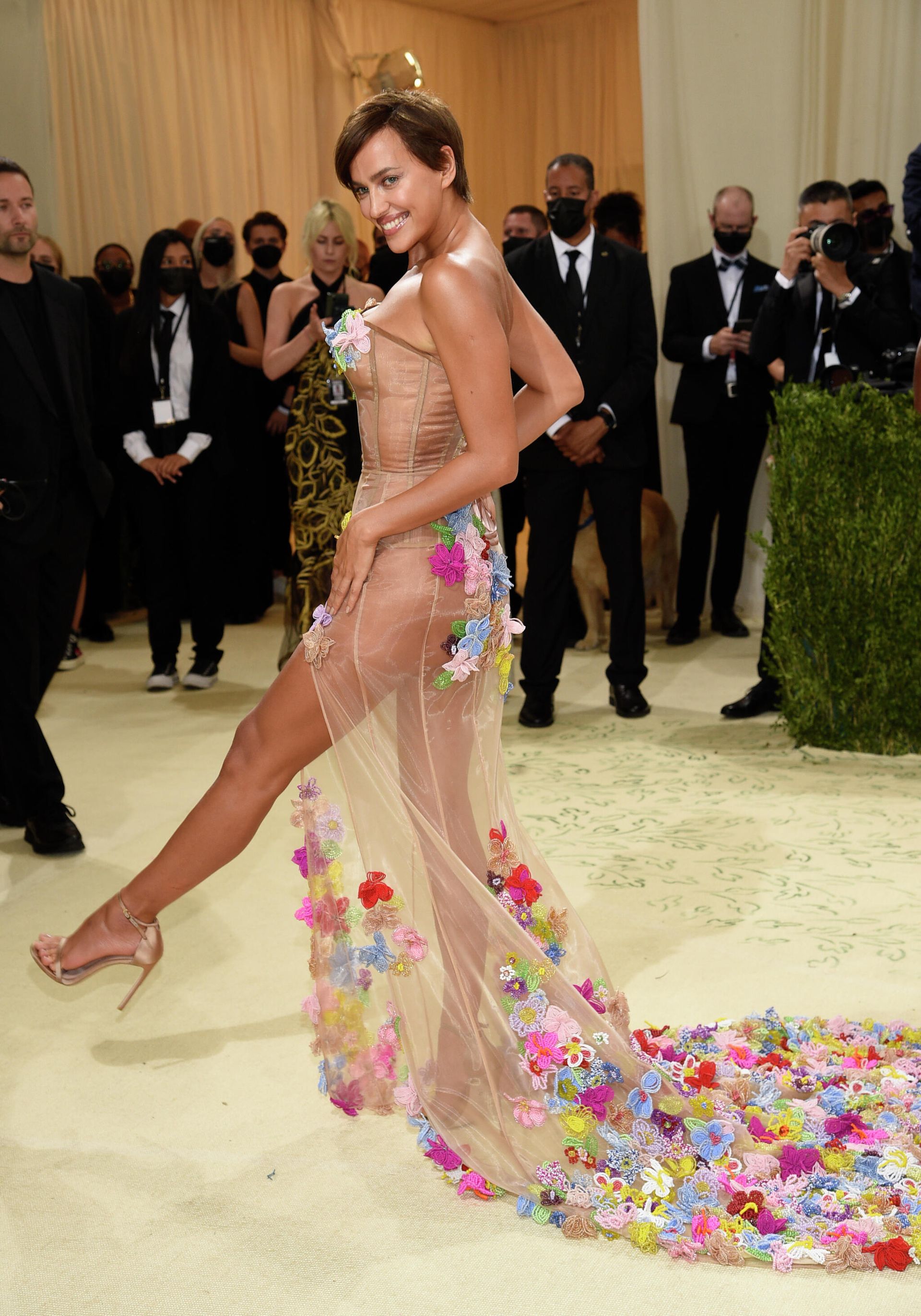 Ирина Шейк на балу Института костюма Met Gala в Нью-Йорке Ирина Шейк на балу Института костюма Met Gala в Нью-Йорке - РИА Новости, 1920, 10.06.2025