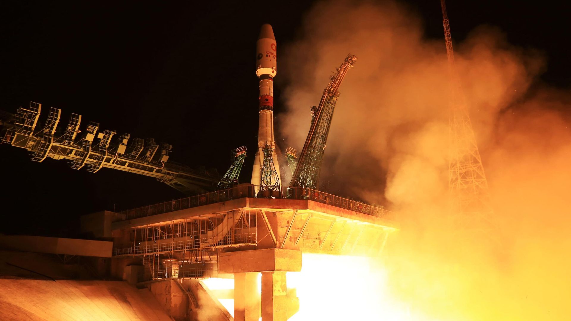 Пуск ракеты-носителя Союз-2.1б с разгонным блоком Фрегат и 34 космическими аппаратами спутниковой компании OneWeb с космодрома Байконур Пуск ракеты-носителя Союз-2.1б с разгонным блоком Фрегат и 34 космическими аппаратами спутниковой компании OneWeb с космодрома Байконур - РИА Новости, 1920, 15.09.2021