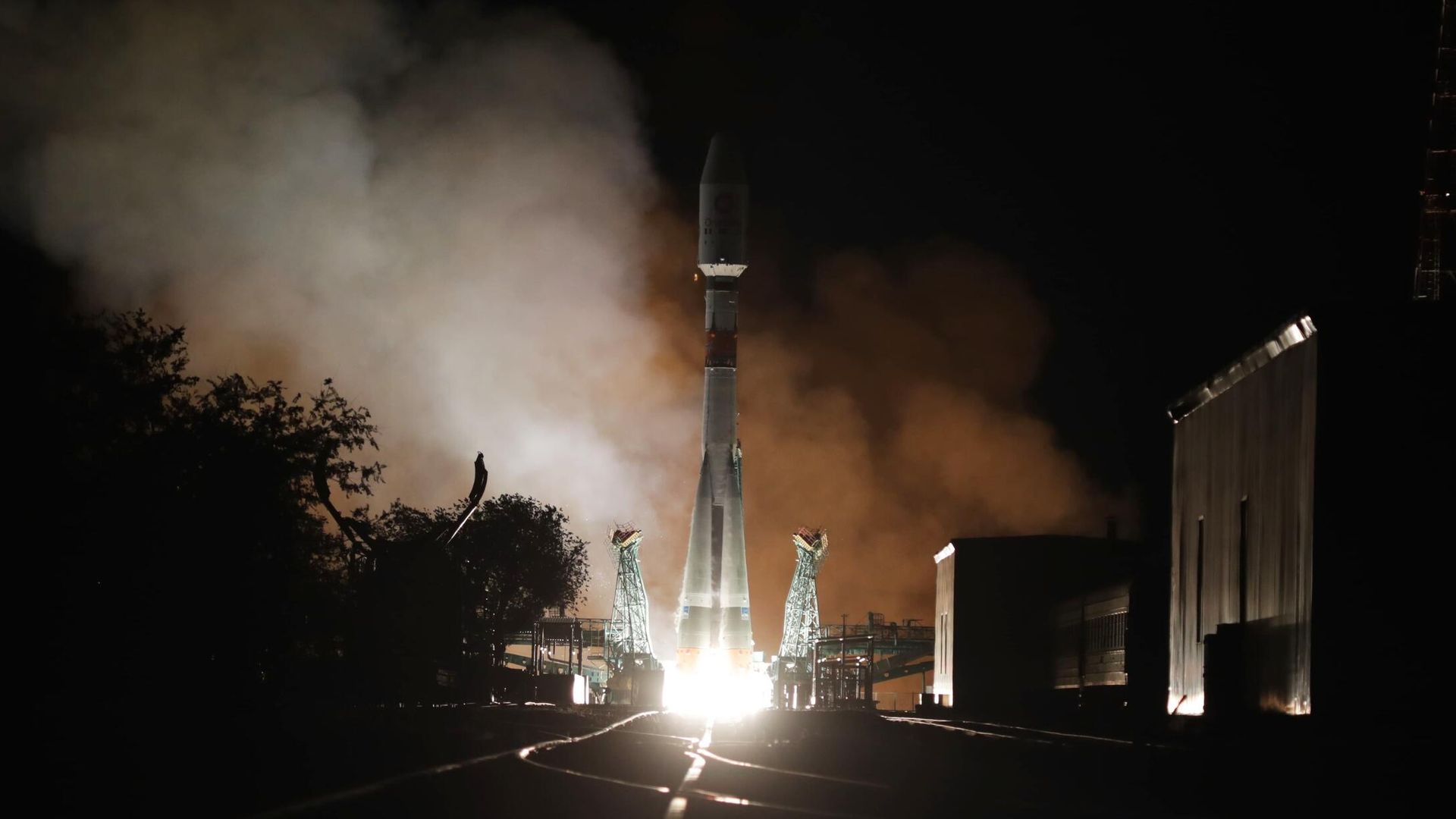 Пуск ракеты-носителя Союз-2.1б с разгонным блоком Фрегат и 34 космическими аппаратами спутниковой компании OneWeb с космодрома Байконур Пуск ракеты-носителя Союз-2.1б с разгонным блоком Фрегат и 34 космическими аппаратами спутниковой компании OneWeb с космодрома Байконур - РИА Новости, 1920, 25.09.2021