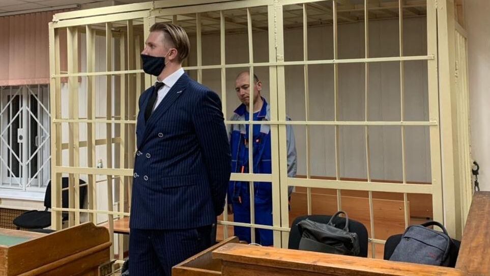 Антон Котов, обвиняемый по уголовному делу о смерти женщины и девочки из-за отравления арбузом, в суде Антон Котов, обвиняемый по уголовному делу о смерти женщины и девочки из-за отравления арбузом, в суде - РИА Новости, 1920, 13.12.2022