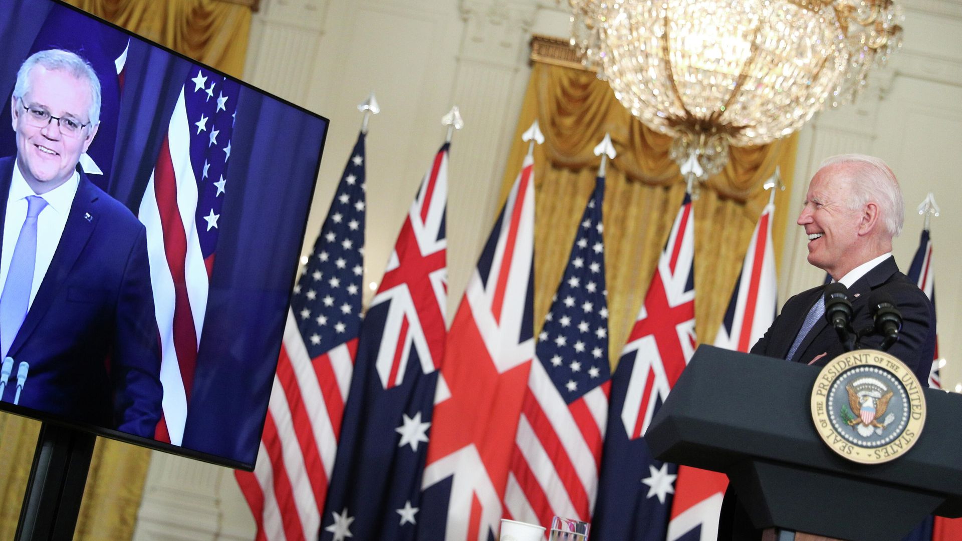 Президент США Джо Байден во время переговоров с премьер-министром Австралии Скоттом Моррисоном в Белом доме в Вашингтоне Президент США Джо Байден во время переговоров с премьер-министром Австралии Скоттом Моррисоном в Белом доме в Вашингтоне - РИА Новости, 1920, 25.09.2021