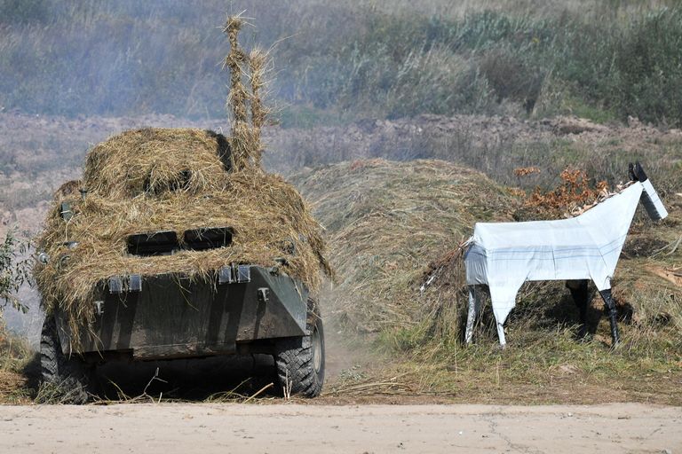 Бронетранспортер БТР-82А на совместных стратегических учениях вооруженных сил России и Белоруссии Запад -2021 на полигоне Правдинский в Калининградской области Бронетранспортер БТР-82А на совместных стратегических учениях вооруженных сил России и Белоруссии Запад -2021 на полигоне Правдинский в Калининградской области