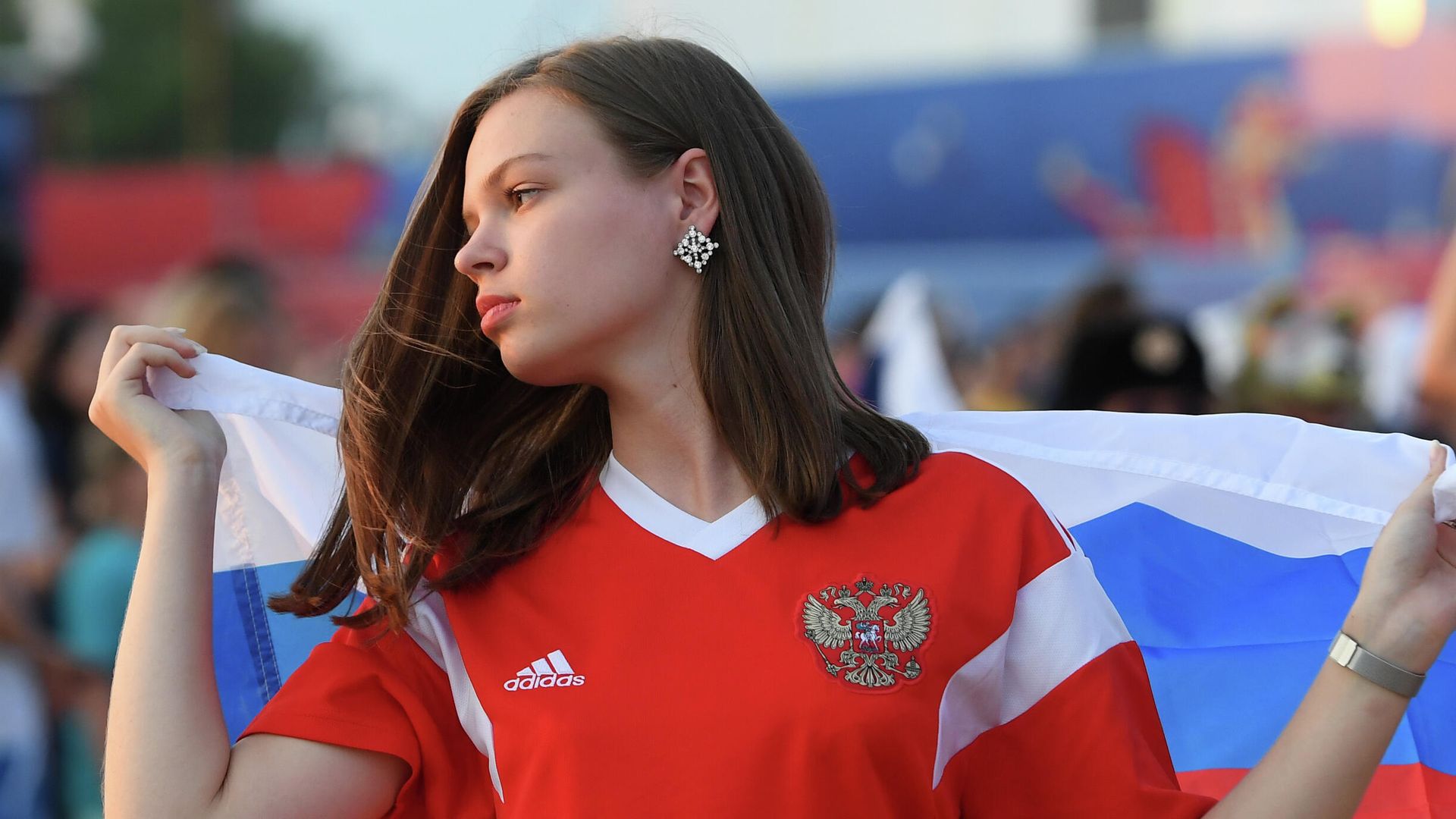 Просмотр матча ЧМ-2018 по футболу между сборными Испании и России Просмотр матча ЧМ-2018 по футболу между сборными Испании и России - РИА Новости, 1920, 16.09.2021