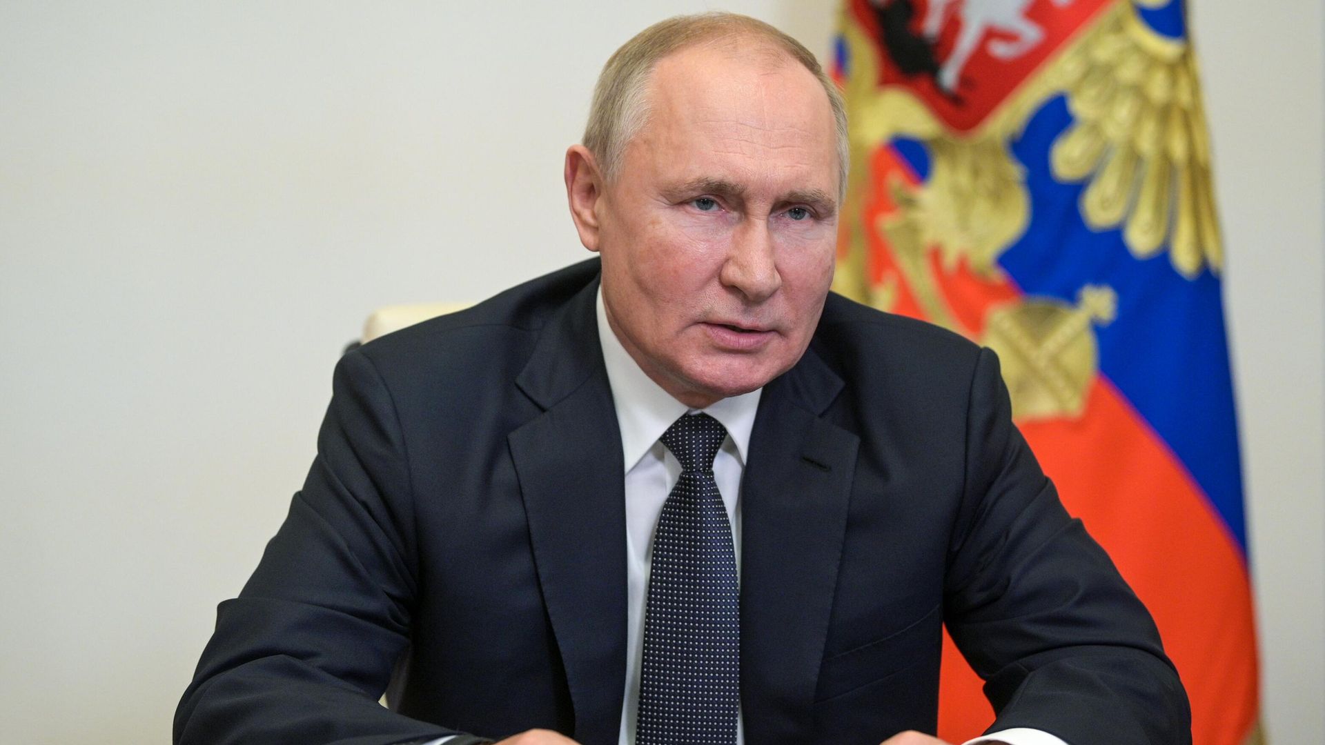 Президент РФ Владимир Путин во время встречи в режиме видеоконференции с губернатором Санкт-Петербурга Александром Бегловым - РИА Новости, 1920, 17.09.2021
