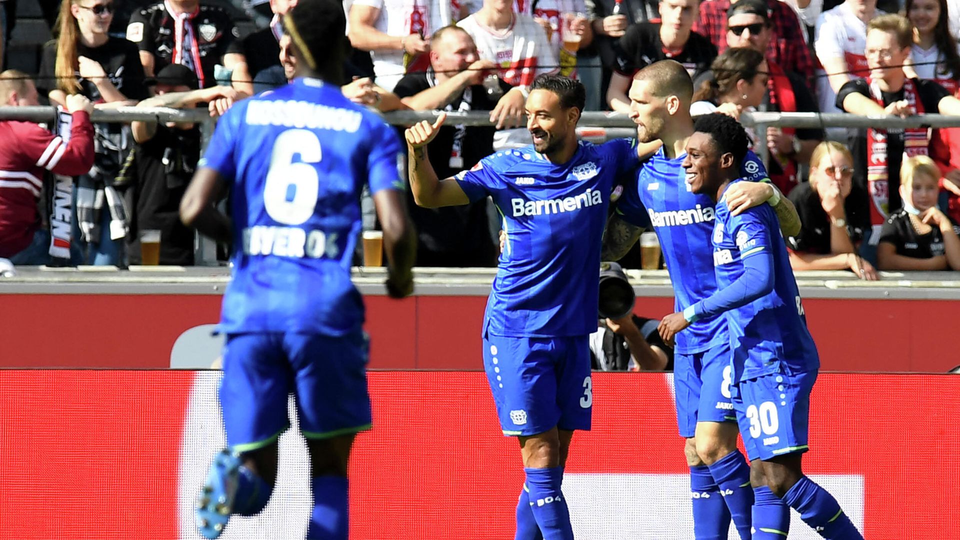 Leverkusen's Leverkusen's German midfielder Robert Andrich (2nd R) celebrates with teammates after scoring the 0-1 goal during the German First division Bundesliga football match VfB Stuttgart vs Bayer 04 Leverkusen on September 19, 2021 in Stuttgart, southern Germany. (Photo by Thomas KIENZLE / AFP) / DFL REGULATIONS PROHIBIT ANY USE OF PHOTOGRAPHS AS IMAGE SEQUENCES AND/OR QUASI-VIDEO Leverkusen's Leverkusen's German midfielder Robert Andrich (2nd R) celebrates with teammates after scoring the 0-1 goal during the German First division Bundesliga football match VfB Stuttgart vs Bayer 04 Leverkusen on September 19, 2021 in Stuttgart, southern Germany. (Photo by Thomas KIENZLE / AFP) / DFL REGULATIONS PROHIBIT ANY USE OF PHOTOGRAPHS AS IMAGE SEQUENCES AND/OR QUASI-VIDEO - РИА Новости, 1920, 19.09.2021