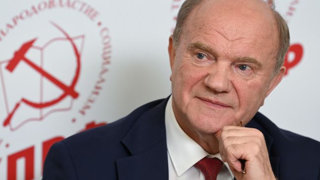 Председатель ЦК КПРФ Геннадий Зюганов на брифинге в центральном штабе КПРФ по выборам